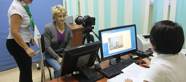 В Уральске женщине, жившей в лесу, сделали документы за счёт ЦОНа - Sputnik Казахстан