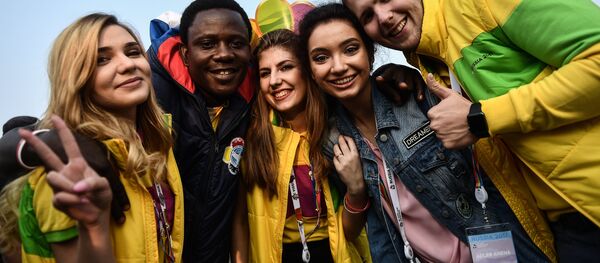 Участники Всемирного фестиваля молодежи и студентов в Сочи Участники Всемирного фестиваля молодежи и студентов в Сочи - Sputnik Казахстан