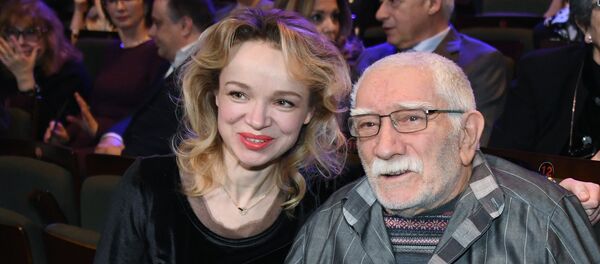 Армен Джигарханян с супругой Виталиной Цымбалюк-Романовской, архивное фото - Sputnik Казахстан