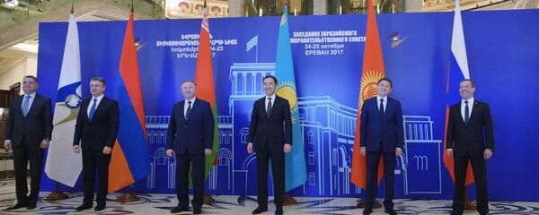 Еуразия үкіметаралық кеңес отырысына қатысушылар Еуразия үкіметаралық кеңес отырысына қатысушылар - Sputnik Қазақстан