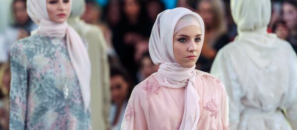 Показ коллекции модного дома Firdaws - Sputnik Казахстан