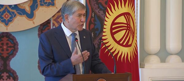 Земли там много – Атамбаев посоветовал несогласным ехать в Казахстан - Sputnik Казахстан