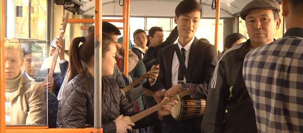 Дети просят Атамбаева и Назарбаева помириться — флешмоб в Бишкеке Дети просят Атамбаева и Назарбаева помириться — флешмоб в Бишкеке - Sputnik Казахстан