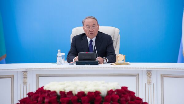 Нурсултан Назарбаев на расширенном заседании политсовета партии Нур Отан - Sputnik Казахстан