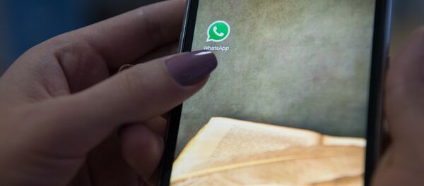 Приложение WhatsApp на экране мобильного телефона Приложение WhatsApp на экране мобильного телефона - Sputnik Казахстан