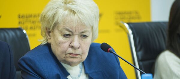 Доцент кафедры офтальмологии КГМА и заслуженный врач КР Валентина Усенко - Sputnik Казахстан