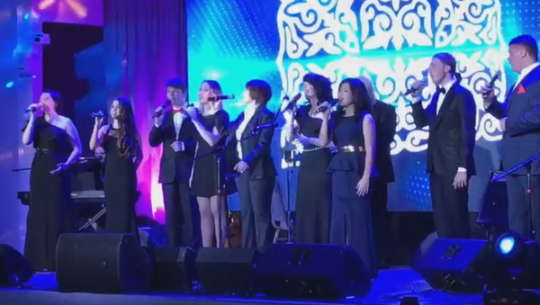 Артисты в Челябинске спели песню Дударай перед форумом Казахстана и РФ - Sputnik Казахстан