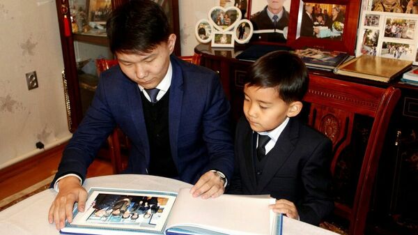 Семья полицейского-героя Газиза Байтасова - Sputnik Қазақстан