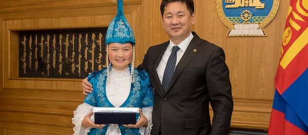 Гарвард және Оксфорд университеттері қазақтың бүркітші қызын оқуға шақырды Гарвард және Оксфорд университеттері қазақтың бүркітші қызын оқуға шақырды - Sputnik Қазақстан