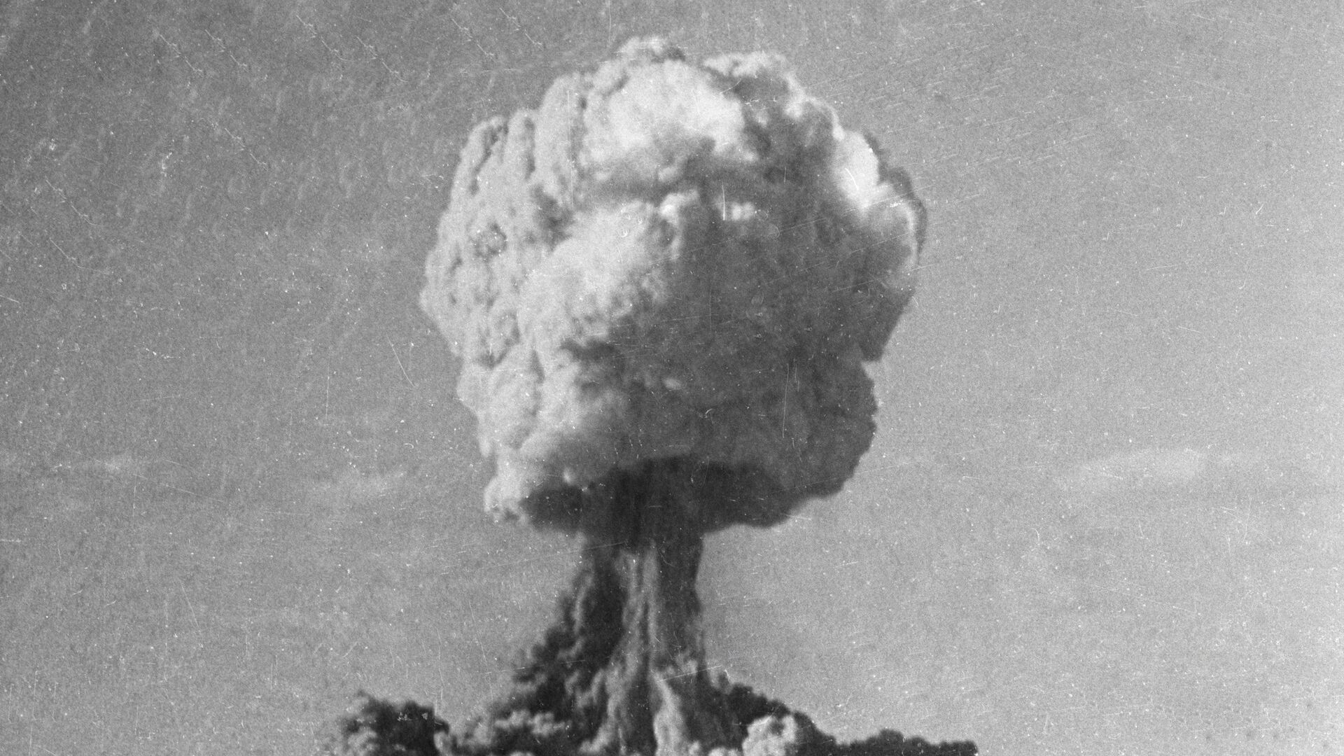 Атомный взрыв, архивное фото - Sputnik Казахстан, 1920, 06.08.2022
