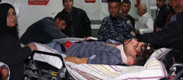 Пострадавшие при землетрясении люди в иранской больнице Пострадавшие при землетрясении люди в иранской больнице - Sputnik Казахстан