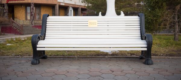 Жители Астаны могут установить именную скамейку с памятной табличкой в парках, скверах и на набережной - Sputnik Казахстан