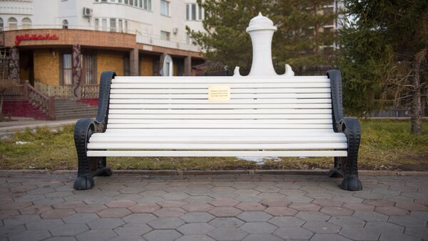 Жители Астаны могут установить именную скамейку с памятной табличкой в парках, скверах и на набережной - Sputnik Казахстан