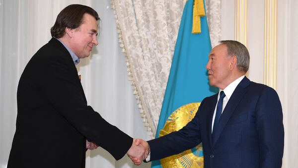 Нурсултан Назарбаев и Константин Эрнст - Sputnik Казахстан