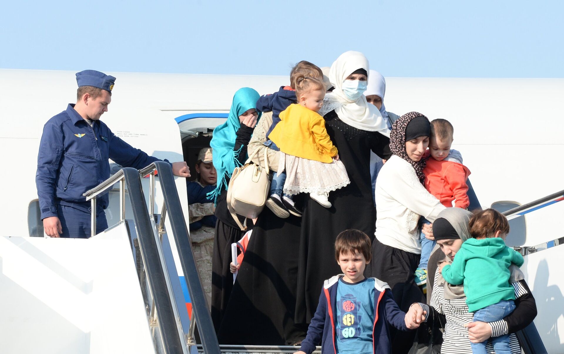 Вернуть детей россию. Возвращение российских детей на родину из Сирии. Эвакуация детей из Сирии в Россию.