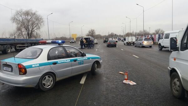 Водитель Нивы погиб, оказывая помощь сбитому пешеходу - Sputnik Казахстан