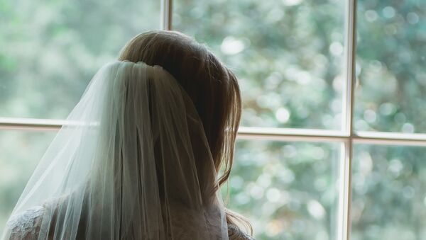 Невеста у окна, архивное фото - Sputnik Қазақстан