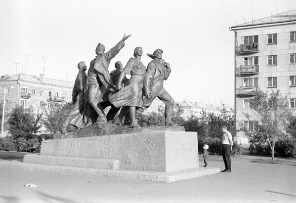 Памятник горнякам-первопроходцам - Sputnik Казахстан