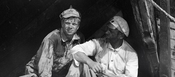 Актеры Николай Годовиков и Анатолий Кузнецов Актеры Николай Годовиков и Анатолий Кузнецов - Sputnik Казахстан