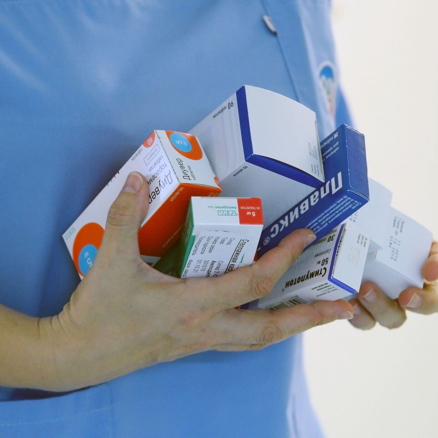 Орыс ересек пен жас жігіт арасындағы жыныстық қатынас Ене мен әйел бір төсекте