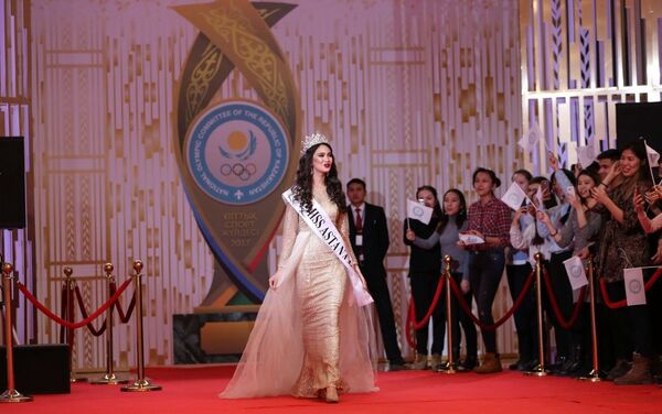 Мисс Астана Нурсулу Бегжанова на Церемонии вручения Национальной спортивной премии 2017 года Мисс Астана Нурсулу Бегжанова на Церемонии вручения Национальной спортивной премии 2017 года - Sputnik Казахстан