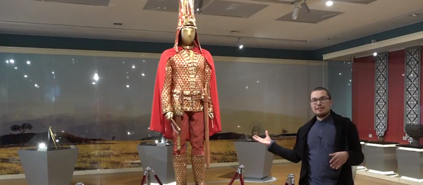 Золотой человек отправился в трехлетнее мировое турне Золотой человек отправился в трехлетнее мировое турне - Sputnik Казахстан