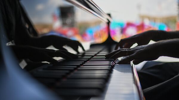 Клавиши рояля, архивное фото - Sputnik Казахстан