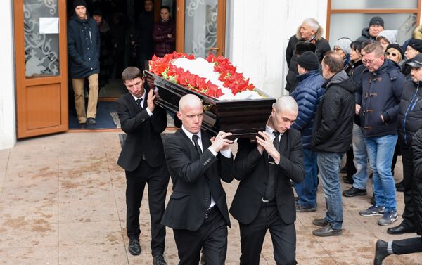 С Геннадием Бендицким простились родные и коллеги - Sputnik Казахстан