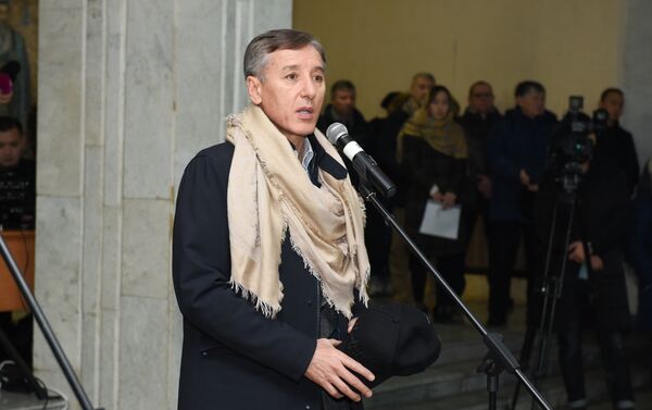 Булат Абилов на панихиде по  Геннадию Бендицкиму - Sputnik Казахстан