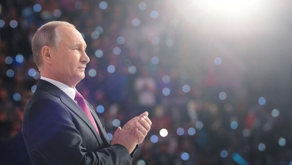 Президент РФ В. Путин принял участие в церемонии вручения премии Доброволец России - 2017 - Sputnik Казахстан