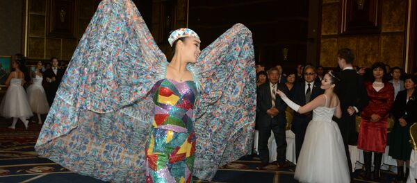 Костюм птицы - символа программы Рухани жаңғыру Костюм птицы - символа программы Рухани жаңғыру - Sputnik Казахстан