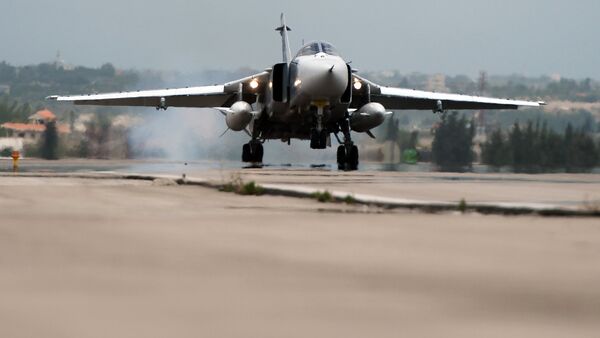 Российский самолет Су-24 на авиабазе Хмеймим в Сирии, архивное фото - Sputnik Казахстан