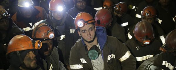 Рабочие в забое шахты - Sputnik Казахстан