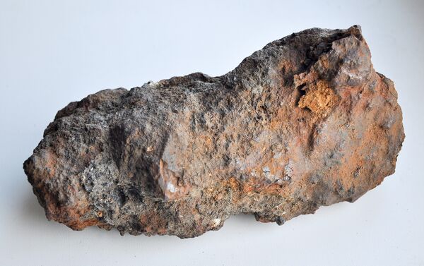 Обломок метеорита, найденный в октябре 2017 года - Sputnik Казахстан