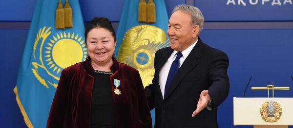 Нурсултан Назарбаев и Мерует Утекешева - Sputnik Казахстан