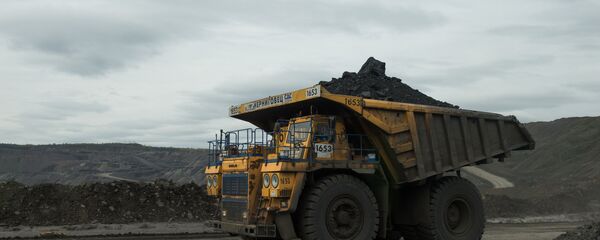 Самосвал с углем Самосвал с углем - Sputnik Казахстан