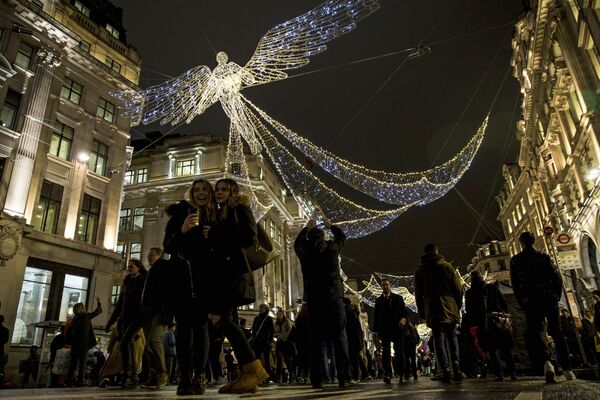 Рождественские украшения в Лондоне - Sputnik Казахстан