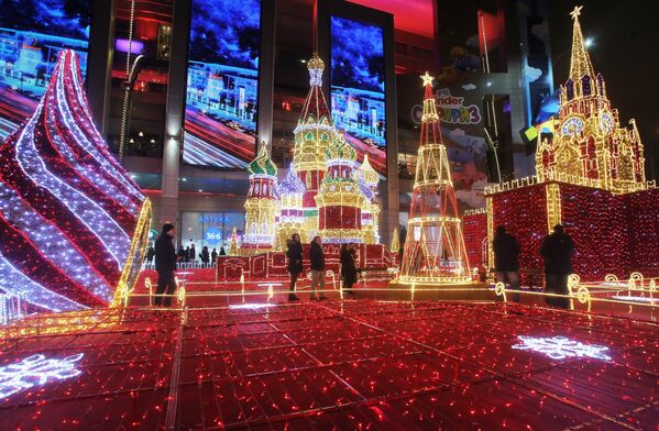 Новогодняя иллюминация в Москве - Sputnik Казахстан