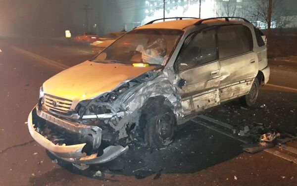 Тройная дорожная авария на ул Лавренева - Sputnik Казахстан