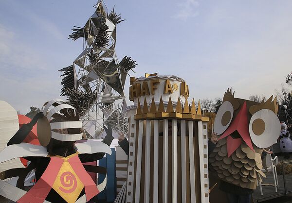 Предновогодний парад - Sputnik Казахстан