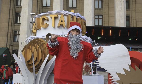 Предновогодний парад - Sputnik Казахстан