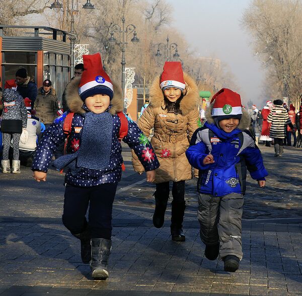 Предновогодний парад - Sputnik Казахстан