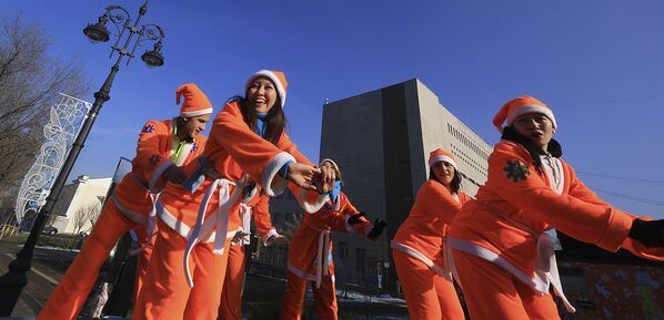 Предновогодний парад - Sputnik Казахстан