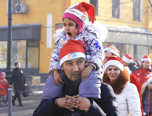 Предновогодний парад - Sputnik Казахстан