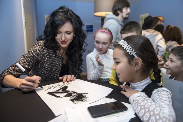 Участники Ты супер! Танцы на встрече с артистами театра Эйфмана Участники Ты супер! Танцы на встрече с артистами театра Эйфмана - Sputnik Казахстан