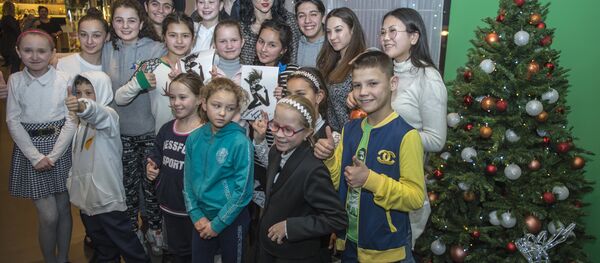 Участники Ты супер! Танцы на встрече с артистами театра Эйфмана Участники Ты супер! Танцы на встрече с артистами театра Эйфмана - Sputnik Казахстан