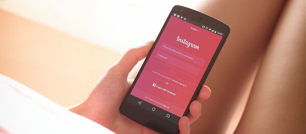 Аккаунт Instagram на сотовом телефоне, архивное фото Аккаунт Instagram на сотовом телефоне, архивное фото - Sputnik Казахстан