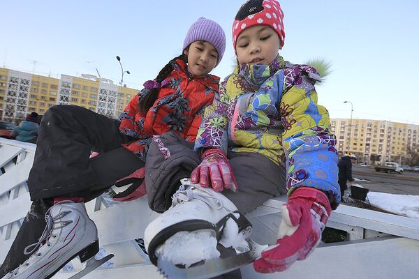 Дети на катке - Sputnik Казахстан