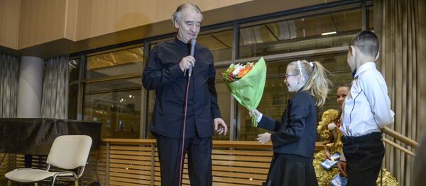 Валерий Гергиев встретился с участниками проекта Ты супер! Танцы - Sputnik Казахстан