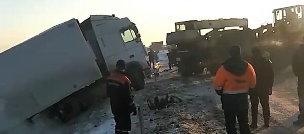 Фура съехала в Теплый канал в Петропавловске - Sputnik Казахстан